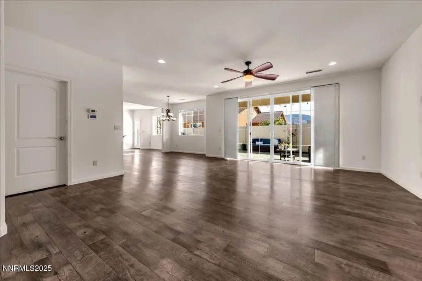 9620 Jessica, Reno, Nevada 89521, 4 Bedrooms Bedrooms, ,3 BathroomsBathrooms,Residential,Residential,Jessica,250058198