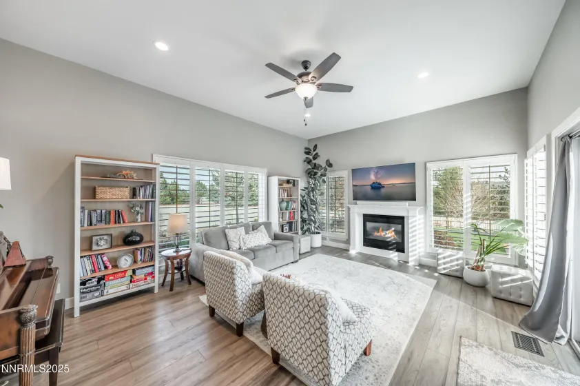 30 Calla Lily, Reno, Nevada 89511, 4 Bedrooms Bedrooms, ,3 BathroomsBathrooms,Residential,Residential,Calla Lily,250058199