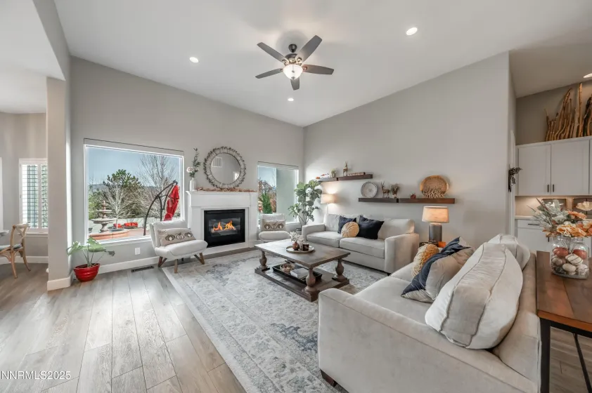 30 Calla Lily, Reno, Nevada 89511, 4 Bedrooms Bedrooms, ,3 BathroomsBathrooms,Residential,Residential,Calla Lily,250058199