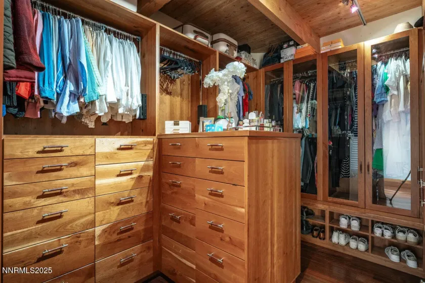 951 Divot, Incline Village, Nevada 89451, 6 Bedrooms Bedrooms, ,8 BathroomsBathrooms,Residential,Residential,Divot,250058202