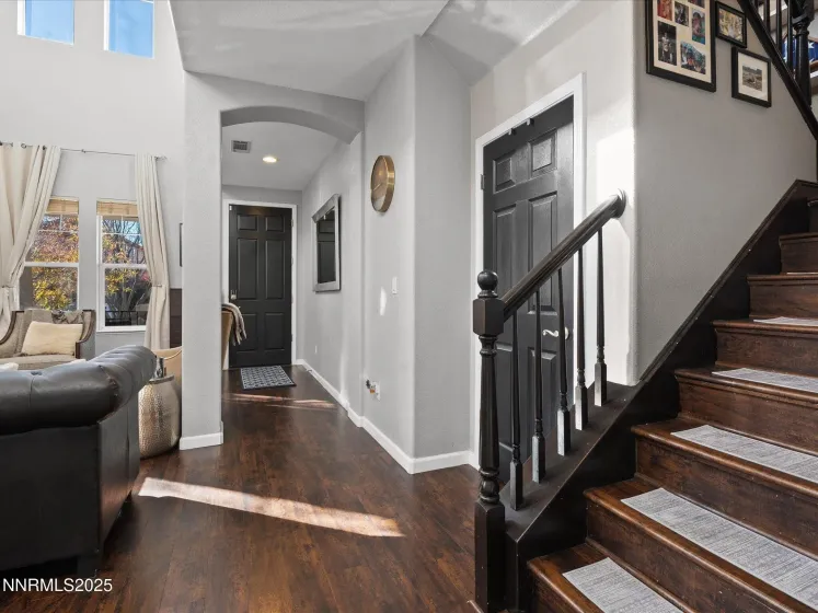 6970 Rioja, Sparks, Nevada 89436, 5 Bedrooms Bedrooms, ,3 BathroomsBathrooms,Residential,Residential,Rioja,250058212