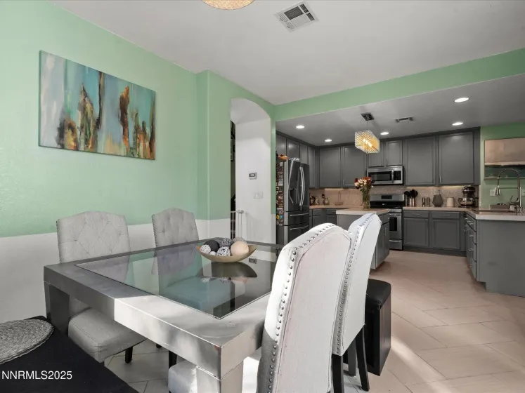 6970 Rioja, Sparks, Nevada 89436, 5 Bedrooms Bedrooms, ,3 BathroomsBathrooms,Residential,Residential,Rioja,250058212