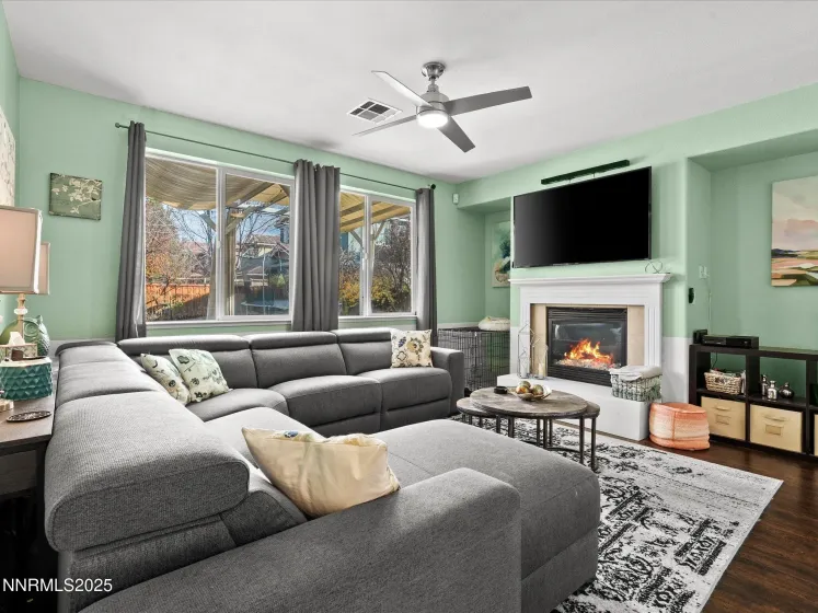 6970 Rioja, Sparks, Nevada 89436, 5 Bedrooms Bedrooms, ,3 BathroomsBathrooms,Residential,Residential,Rioja,250058212