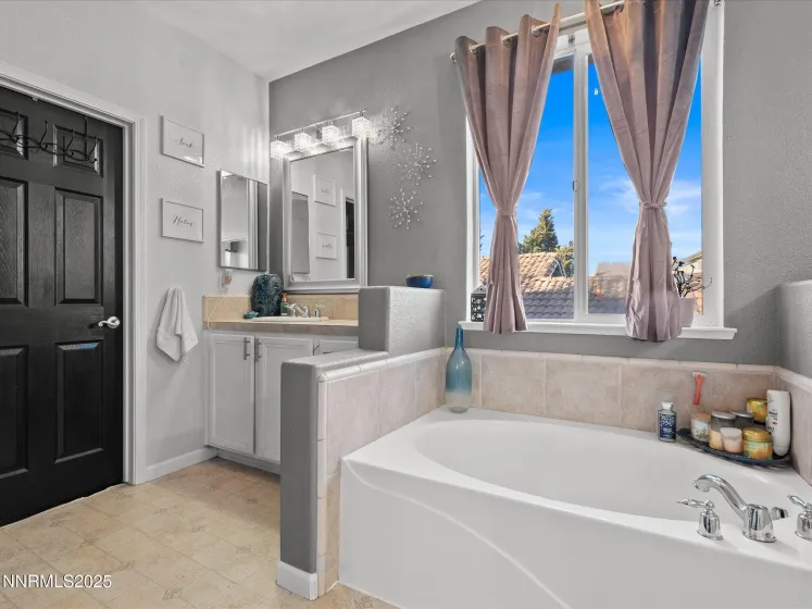 6970 Rioja, Sparks, Nevada 89436, 5 Bedrooms Bedrooms, ,3 BathroomsBathrooms,Residential,Residential,Rioja,250058212