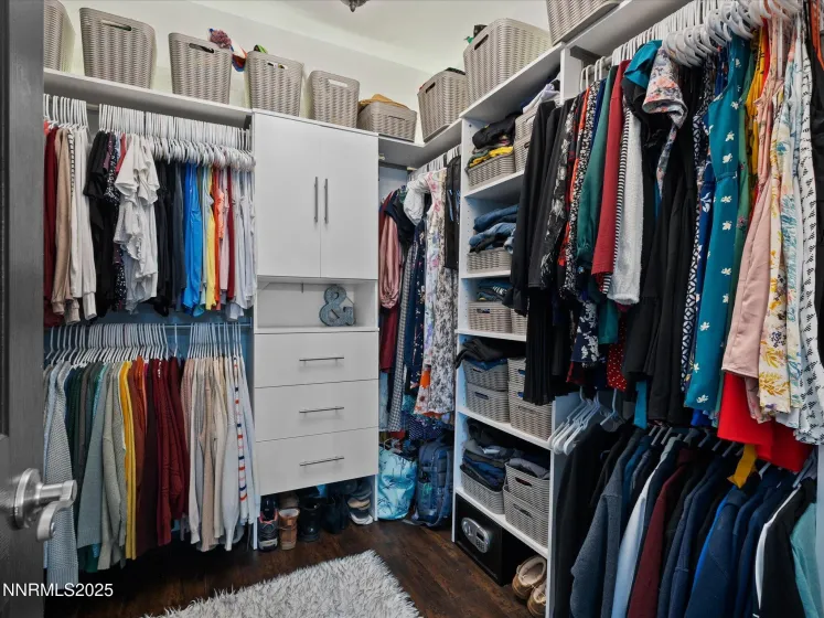 6970 Rioja, Sparks, Nevada 89436, 5 Bedrooms Bedrooms, ,3 BathroomsBathrooms,Residential,Residential,Rioja,250058212