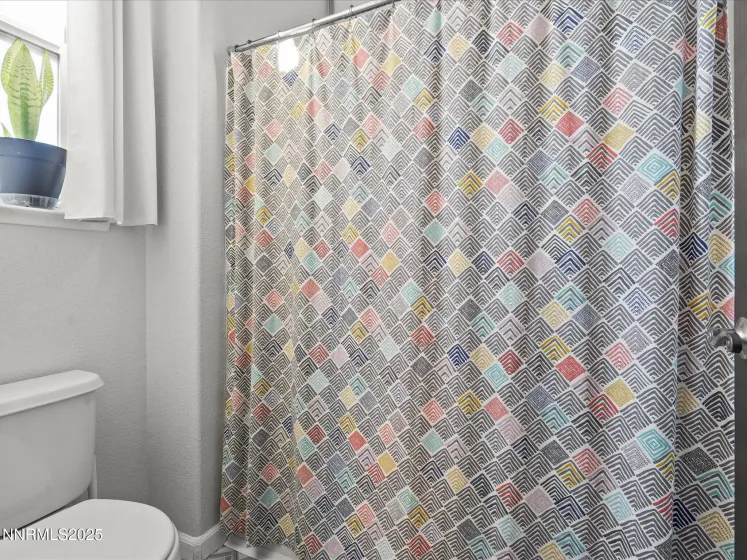 6970 Rioja, Sparks, Nevada 89436, 5 Bedrooms Bedrooms, ,3 BathroomsBathrooms,Residential,Residential,Rioja,250058212