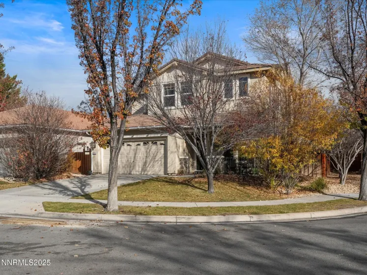 6970 Rioja, Sparks, Nevada 89436, 5 Bedrooms Bedrooms, ,3 BathroomsBathrooms,Residential,Residential,Rioja,250058212