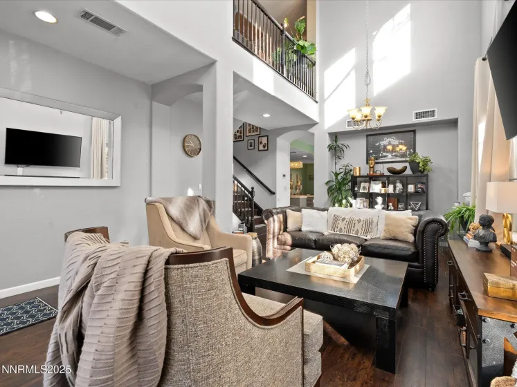 6970 Rioja, Sparks, Nevada 89436, 5 Bedrooms Bedrooms, ,3 BathroomsBathrooms,Residential,Residential,Rioja,250058212