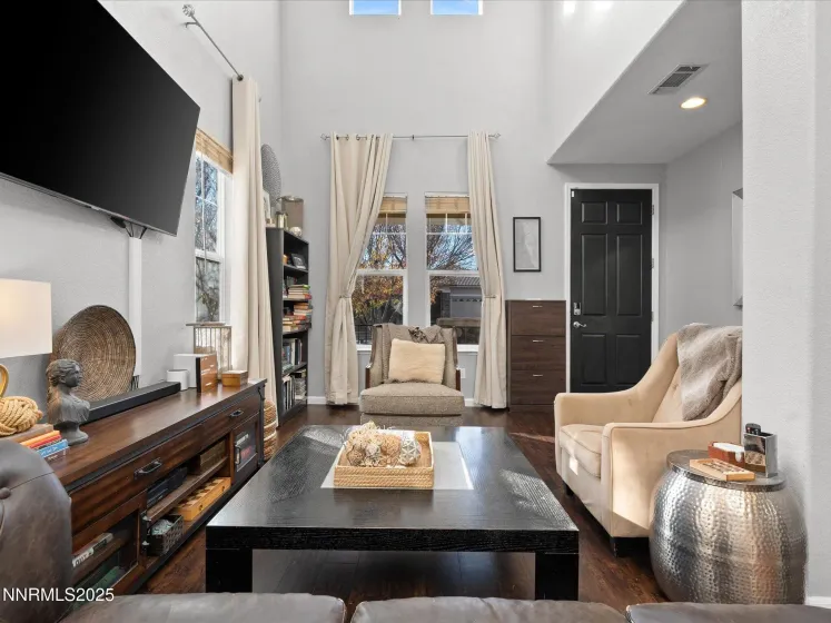 6970 Rioja, Sparks, Nevada 89436, 5 Bedrooms Bedrooms, ,3 BathroomsBathrooms,Residential,Residential,Rioja,250058212