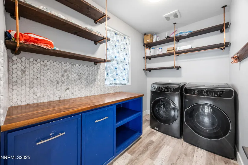 2738 Kettle, Sparks, Nevada 89436, 4 Bedrooms Bedrooms, ,3 BathroomsBathrooms,Residential,Residential,Kettle,250054573