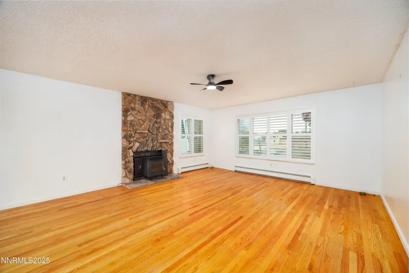 375 Hoge, Reno, Nevada 89506, 3 Bedrooms Bedrooms, ,2 BathroomsBathrooms,Residential,Residential,Hoge,250058227