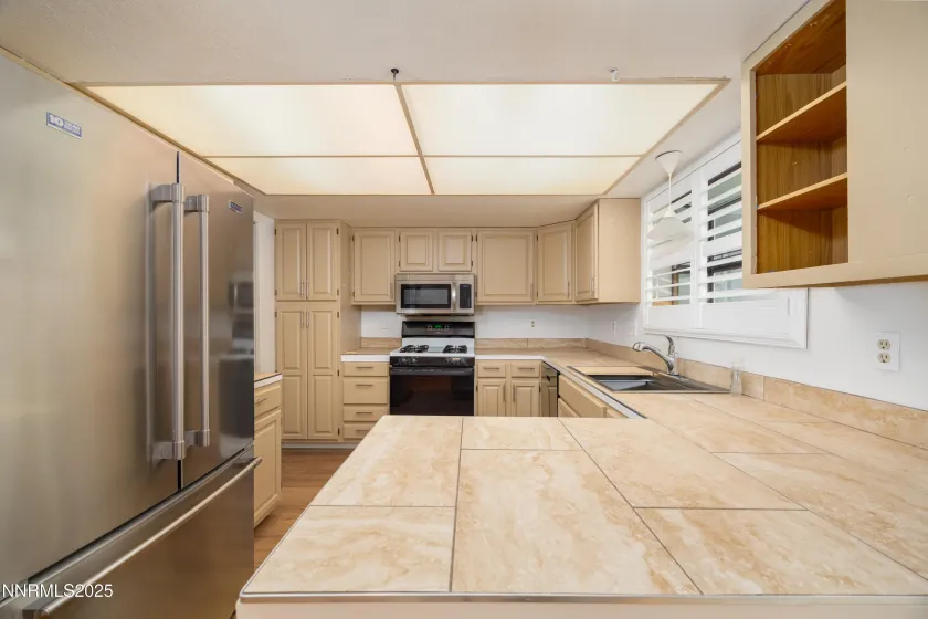 375 Hoge, Reno, Nevada 89506, 3 Bedrooms Bedrooms, ,2 BathroomsBathrooms,Residential,Residential,Hoge,250058227