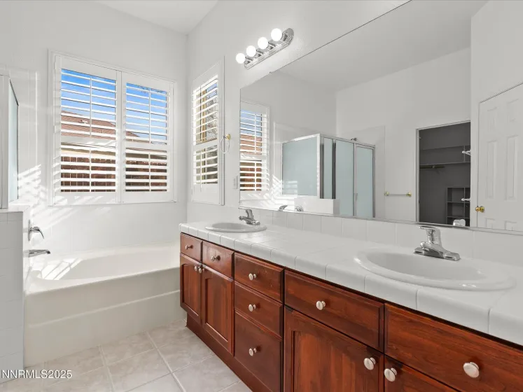 1300 Foxglen, Reno, Nevada 89521, 3 Bedrooms Bedrooms, ,2 BathroomsBathrooms,Residential,Residential,Foxglen,250058228