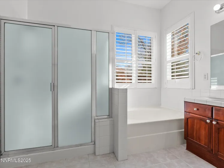 1300 Foxglen, Reno, Nevada 89521, 3 Bedrooms Bedrooms, ,2 BathroomsBathrooms,Residential,Residential,Foxglen,250058228