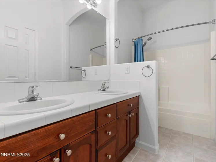 1300 Foxglen, Reno, Nevada 89521, 3 Bedrooms Bedrooms, ,2 BathroomsBathrooms,Residential,Residential,Foxglen,250058228