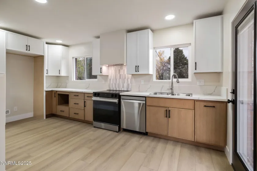 1418 Lander, Reno, Nevada 89509, 3 Bedrooms Bedrooms, ,3 BathroomsBathrooms,Residential,Residential,Lander,250058229