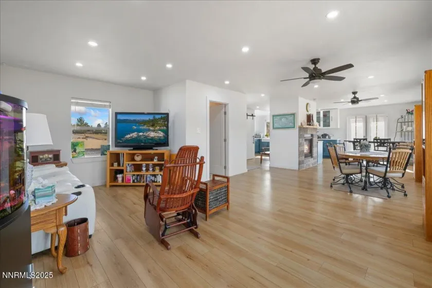 8101 Leroy, Reno, Nevada 89523, 5 Bedrooms Bedrooms, ,4 BathroomsBathrooms,Residential,Residential,Leroy,250058232