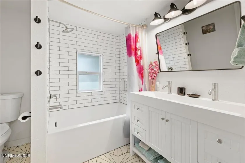 8101 Leroy, Reno, Nevada 89523, 5 Bedrooms Bedrooms, ,4 BathroomsBathrooms,Residential,Residential,Leroy,250058232