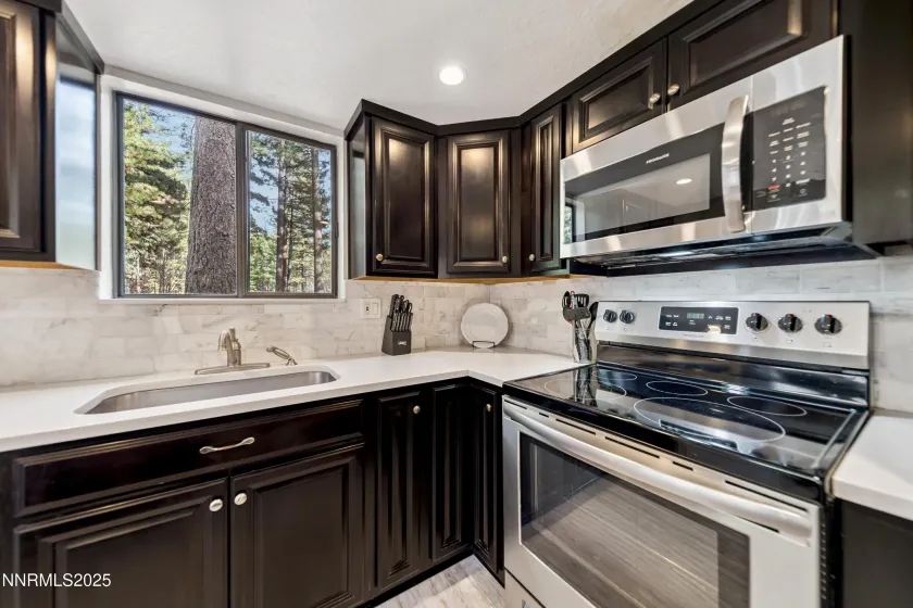 945 Harold, Incline Village, Nevada 89451, 2 Bedrooms Bedrooms, ,2 BathroomsBathrooms,Residential,Residential,Harold,250058238