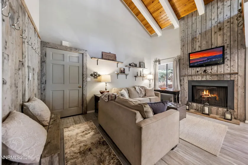 945 Harold, Incline Village, Nevada 89451, 2 Bedrooms Bedrooms, ,2 BathroomsBathrooms,Residential,Residential,Harold,250058238