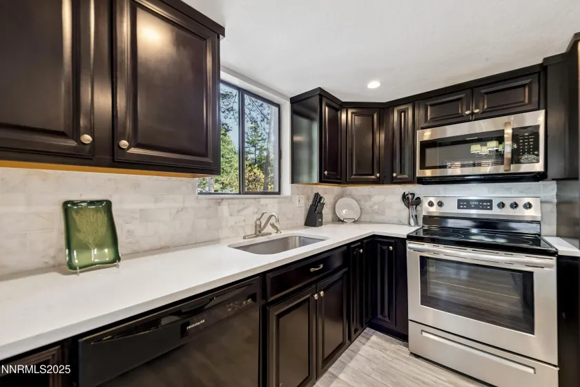 945 Harold, Incline Village, Nevada 89451, 2 Bedrooms Bedrooms, ,2 BathroomsBathrooms,Residential,Residential,Harold,250058238