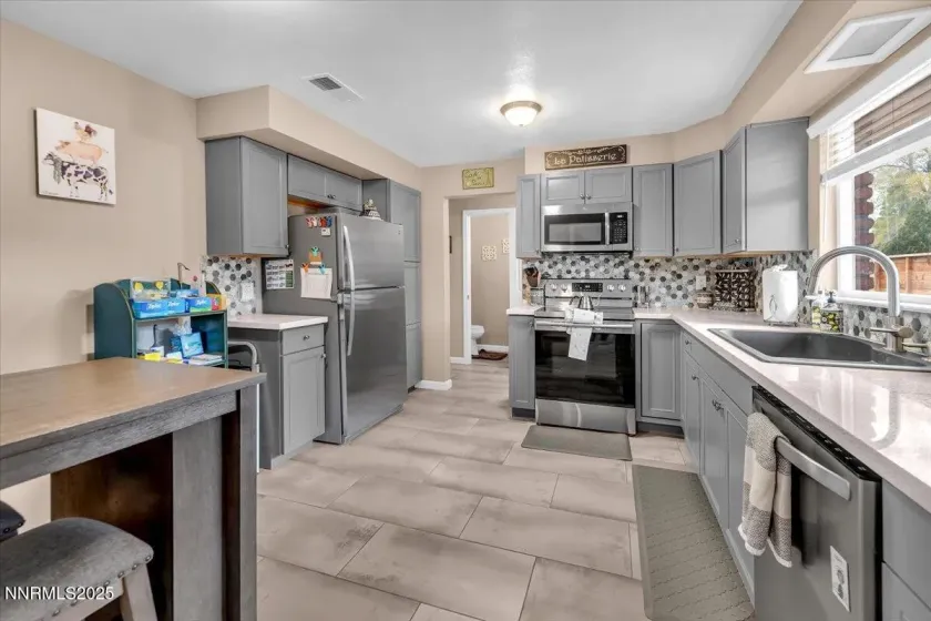 840 Hunter Lake, Reno, Nevada 89509, 3 Bedrooms Bedrooms, ,3 BathroomsBathrooms,Residential,Residential,Hunter Lake,250058237