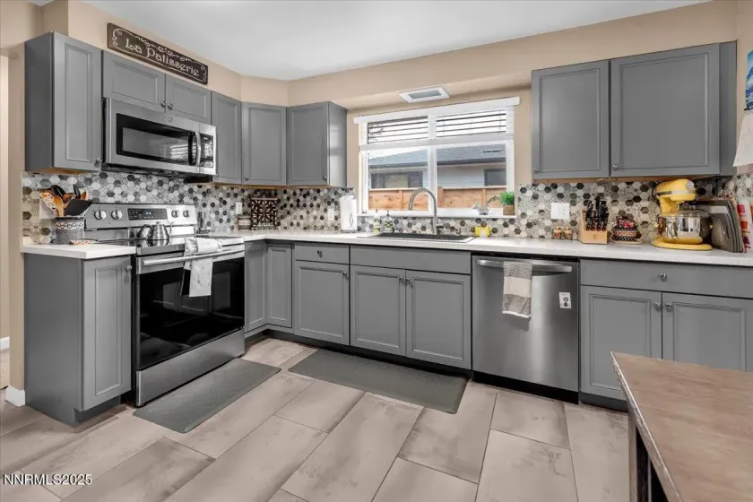 840 Hunter Lake, Reno, Nevada 89509, 3 Bedrooms Bedrooms, ,3 BathroomsBathrooms,Residential,Residential,Hunter Lake,250058237