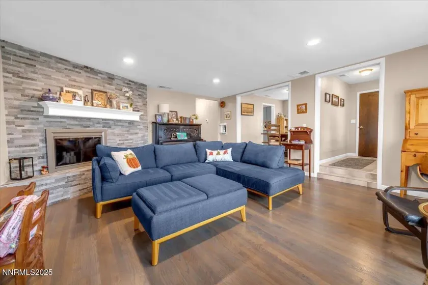 840 Hunter Lake, Reno, Nevada 89509, 3 Bedrooms Bedrooms, ,3 BathroomsBathrooms,Residential,Residential,Hunter Lake,250058237