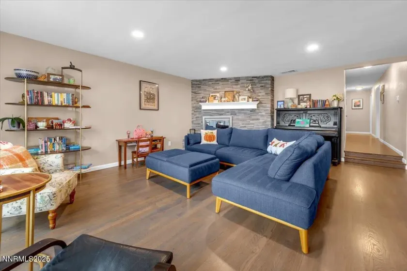 840 Hunter Lake, Reno, Nevada 89509, 3 Bedrooms Bedrooms, ,3 BathroomsBathrooms,Residential,Residential,Hunter Lake,250058237