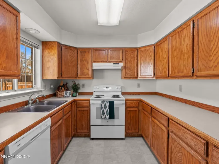 1951 Albert, Fallon, Nevada 89406, 4 Bedrooms Bedrooms, ,2 BathroomsBathrooms,Residential,Residential,Albert,250058240