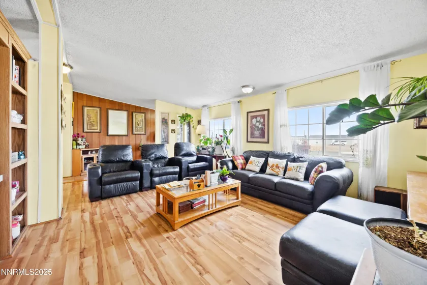 5225 Deodar, Silver Springs, Nevada 89429, 3 Bedrooms Bedrooms, ,2 BathroomsBathrooms,Residential,Residential,Deodar,250058241