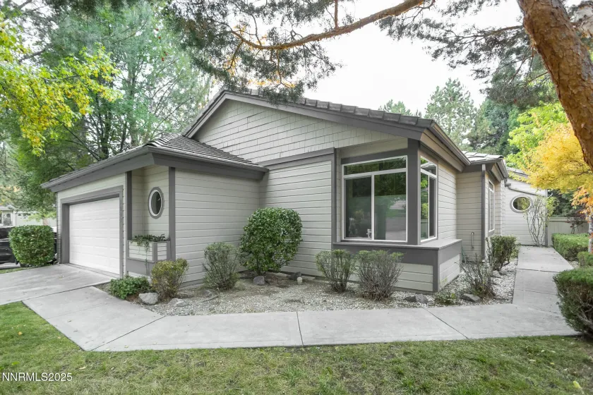 3915 Innsbruck, Reno, Nevada 89519, 2 Bedrooms Bedrooms, ,3 BathroomsBathrooms,Residential,Residential,Innsbruck,250058244