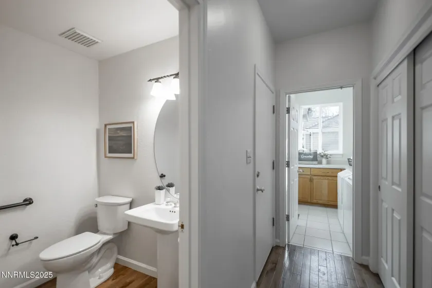 3915 Innsbruck, Reno, Nevada 89519, 2 Bedrooms Bedrooms, ,3 BathroomsBathrooms,Residential,Residential,Innsbruck,250058244