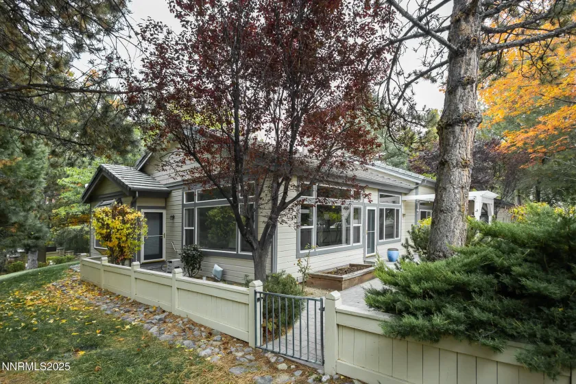 3915 Innsbruck, Reno, Nevada 89519, 2 Bedrooms Bedrooms, ,3 BathroomsBathrooms,Residential,Residential,Innsbruck,250058244