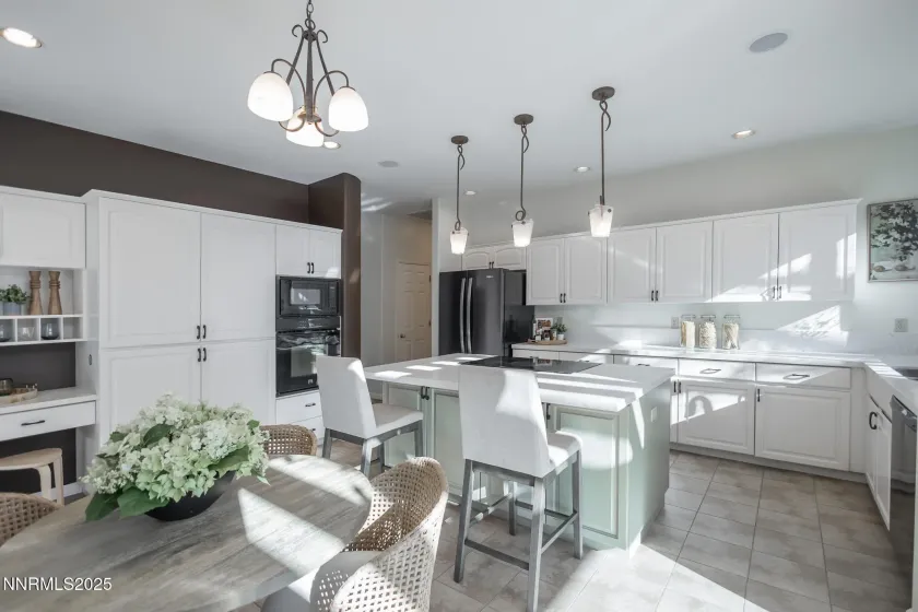 3915 Innsbruck, Reno, Nevada 89519, 2 Bedrooms Bedrooms, ,3 BathroomsBathrooms,Residential,Residential,Innsbruck,250058244