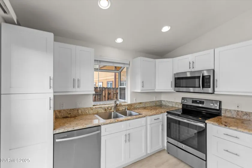 6530 Fall River, Reno, Nevada 89523, 3 Bedrooms Bedrooms, ,2 BathroomsBathrooms,Residential,Residential,Fall River,250058248