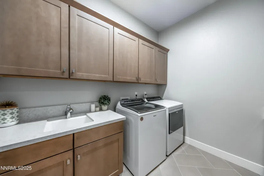 5453 Side Saddle, Reno, Nevada 89511, 5 Bedrooms Bedrooms, ,5 BathroomsBathrooms,Residential,Residential,Side Saddle,250058253