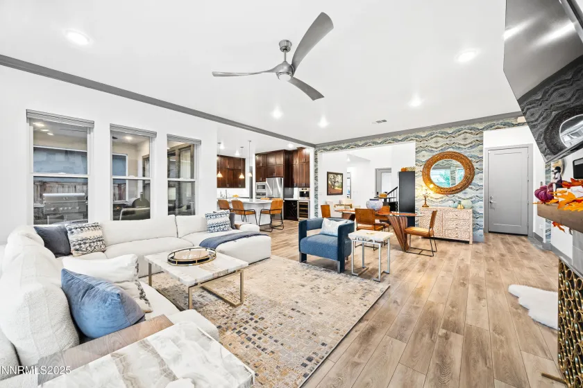 961 Solarium, Reno, Nevada 89511, 4 Bedrooms Bedrooms, ,4 BathroomsBathrooms,Residential,Residential,Solarium,250058251