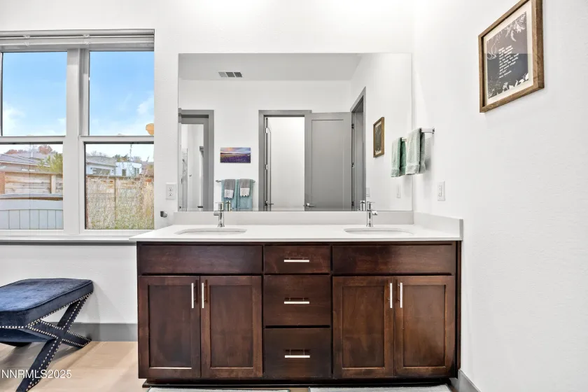 961 Solarium, Reno, Nevada 89511, 4 Bedrooms Bedrooms, ,4 BathroomsBathrooms,Residential,Residential,Solarium,250058251