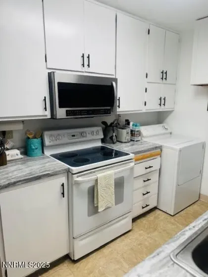 604 Oakwood, Sparks, Nevada 89431, 2 Bedrooms Bedrooms, ,1 BathroomBathrooms,Residential,Residential,Oakwood,250058255