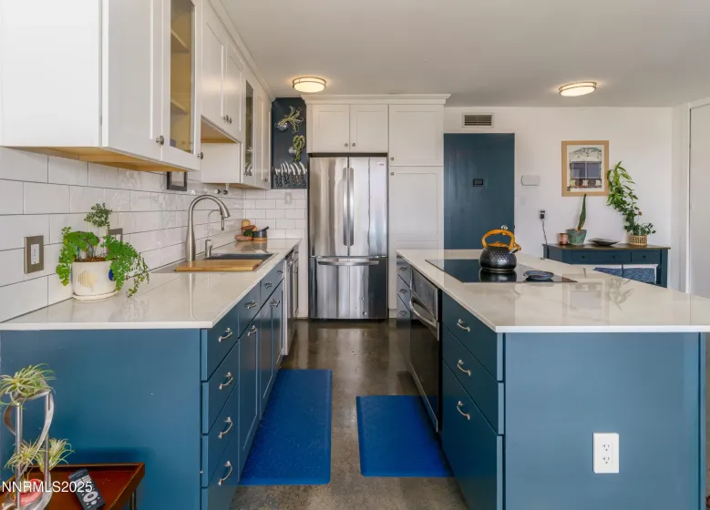 100 Arlington, Reno, Nevada 89501, 1 Bedroom Bedrooms, ,1 BathroomBathrooms,Residential,Residential,Arlington,250058260