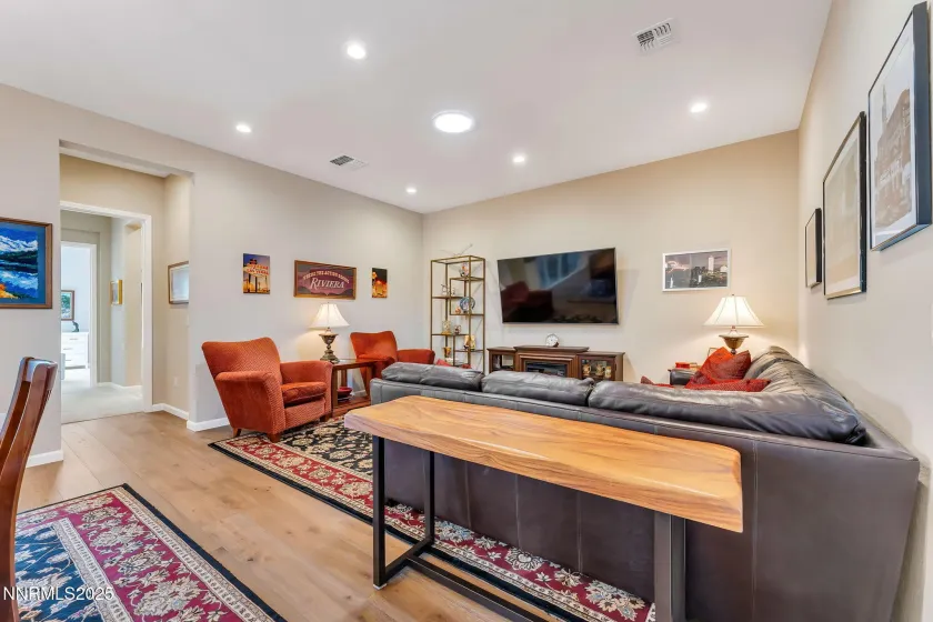 2121 Kates Bridge, Reno, Nevada 89521, 3 Bedrooms Bedrooms, ,3 BathroomsBathrooms,Residential,Residential,Kates Bridge,250058220