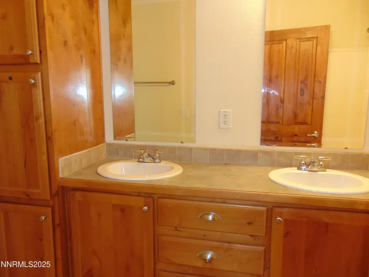 2920 Fort Churchill, Silver Springs, Nevada 89429, 3 Bedrooms Bedrooms, ,2 BathroomsBathrooms,Residential,Residential,Fort Churchill,250058223