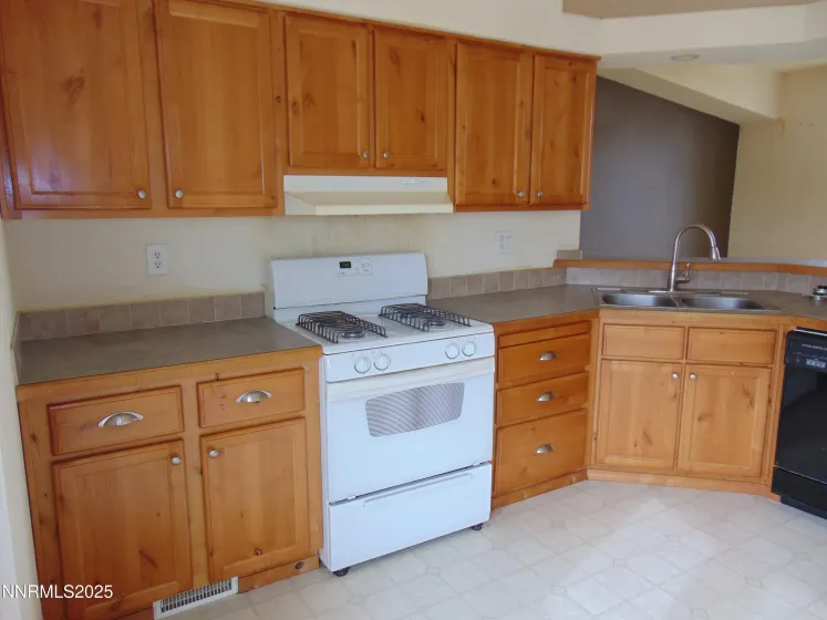 2920 Fort Churchill, Silver Springs, Nevada 89429, 3 Bedrooms Bedrooms, ,2 BathroomsBathrooms,Residential,Residential,Fort Churchill,250058223