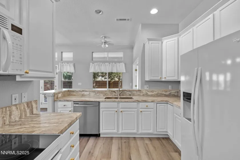 412 Sierra Leaf, Reno, Nevada 89511, 3 Bedrooms Bedrooms, ,2 BathroomsBathrooms,Residential,Residential,Sierra Leaf,250058225