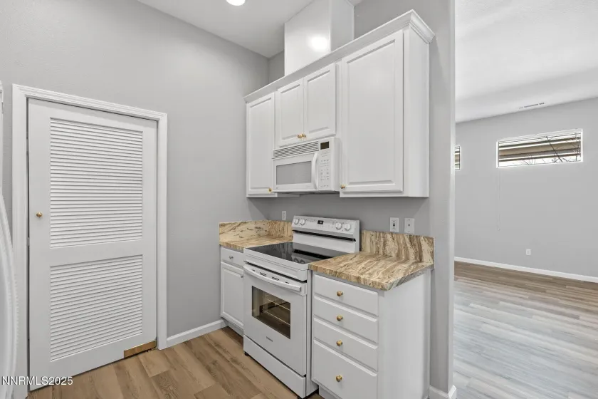 412 Sierra Leaf, Reno, Nevada 89511, 3 Bedrooms Bedrooms, ,2 BathroomsBathrooms,Residential,Residential,Sierra Leaf,250058225