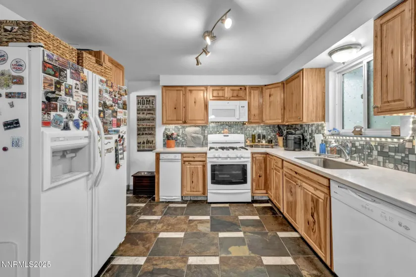 1852 Mountain, Carson City, Nevada 89703, 3 Bedrooms Bedrooms, ,2 BathroomsBathrooms,Residential,Residential,Mountain,250058268