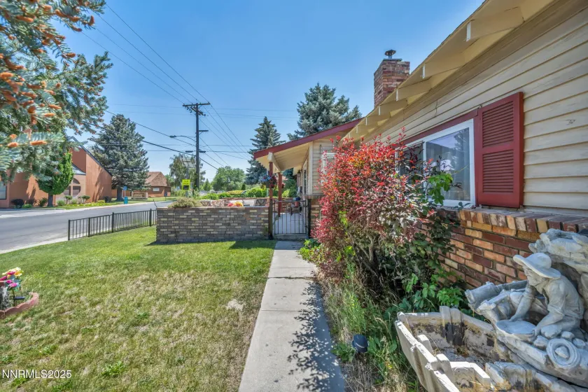 1852 Mountain, Carson City, Nevada 89703, 3 Bedrooms Bedrooms, ,2 BathroomsBathrooms,Residential,Residential,Mountain,250058268