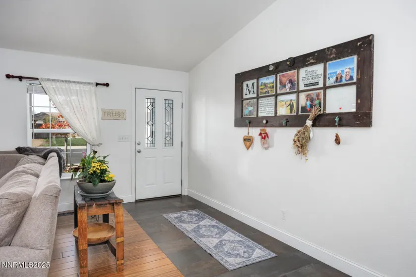 738 Noel, Fallon, Nevada 89406, 3 Bedrooms Bedrooms, ,2 BathroomsBathrooms,Residential,Residential,Noel,250058270