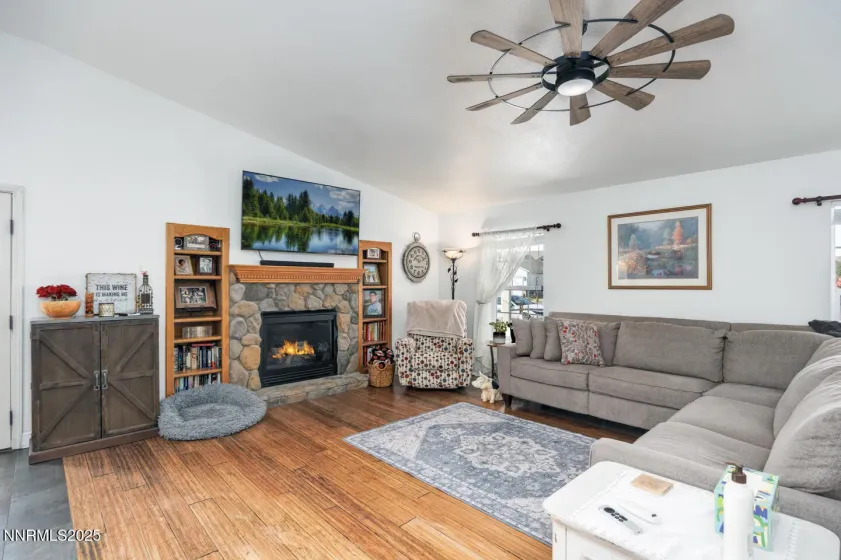 738 Noel, Fallon, Nevada 89406, 3 Bedrooms Bedrooms, ,2 BathroomsBathrooms,Residential,Residential,Noel,250058270